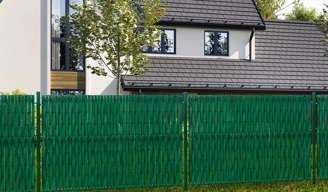 fence strips mounted vertical - Thermoplast