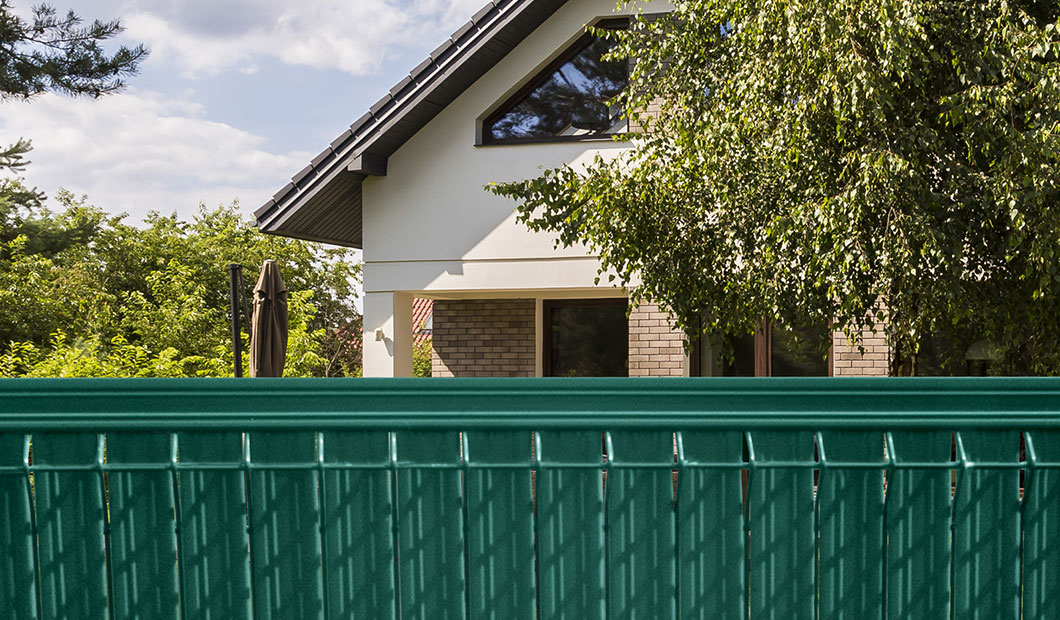 TheGuard - FENCE STRIPS MOUNTED VERTICAL - thermoplast